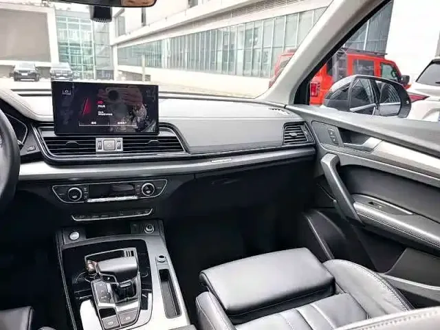 Audi Q5L — Фото автомобиля 9