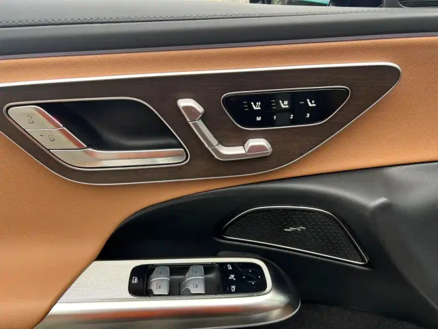 Mercedes-Benz E-Class — Фото автомобиля 6