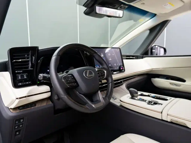 Lexus LM — Фото автомобиля 10