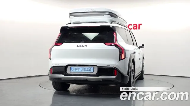 Kia EV9 — Фото автомобиля 4