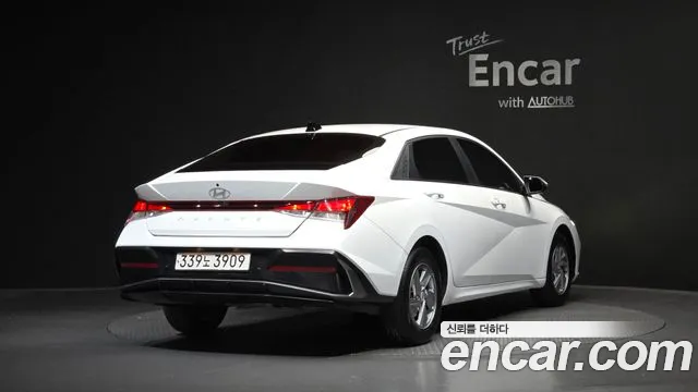 Hyundai Avante CN7 — Фото автомобиля 2