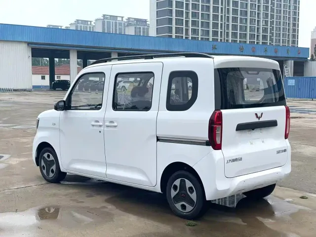 Wuling Zhiguang NEV — Фото автомобиля 9