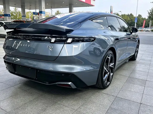 Lynk & Co Z10 — Фото автомобиля 5