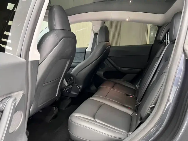 Tesla Model Y — Фото автомобиля 7