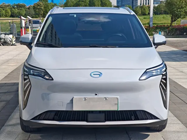 GAC Aion Y — Фото автомобиля 2