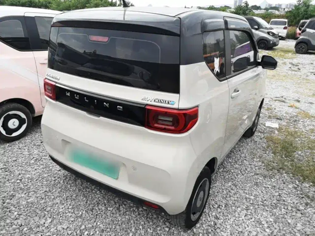 Wuling Hongguang Mini EV — Фото автомобиля 6