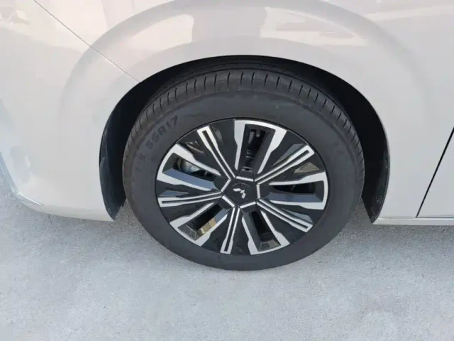 Wuling Starlight 730 — Фото автомобиля 22