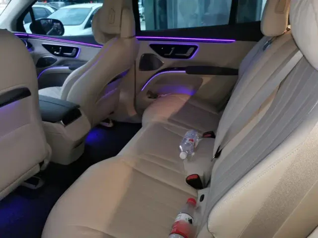 Mercedes-Benz EQS SUV — Фото автомобиля 16