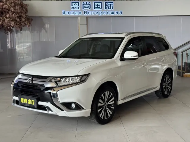 Фотография автомобиля — Mitsubishi Outlander