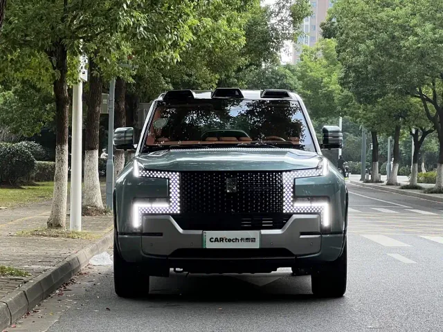 BYD U8 — Фото автомобиля 2