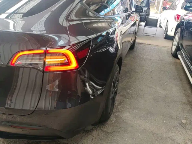 Tesla Model Y — Фото автомобиля 7