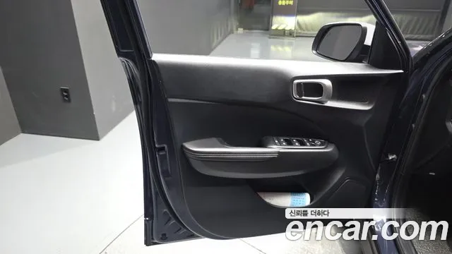 Hyundai Venue — Фото автомобиля 24