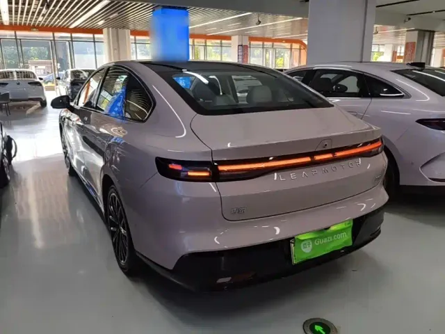 Leapmotor B01 — Фото автомобиля 4