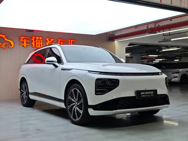 Xpeng G9 — Фото автомобиля 3