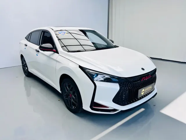 Dongfeng Yixuan — Фото автомобиля 2