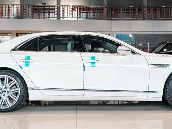Bentley Flying Spur — Фото автомобиля 4