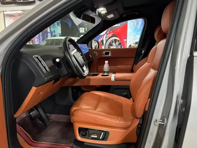 Li Auto L8 — Фото автомобиля 7