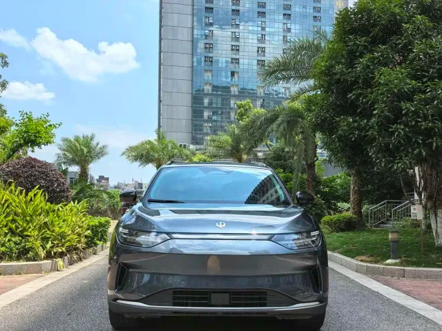 Leapmotor C11 — Фото автомобиля 2