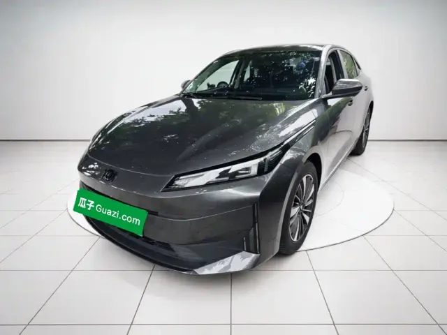 Фотография автомобиля — Changan Qiyuan A05
