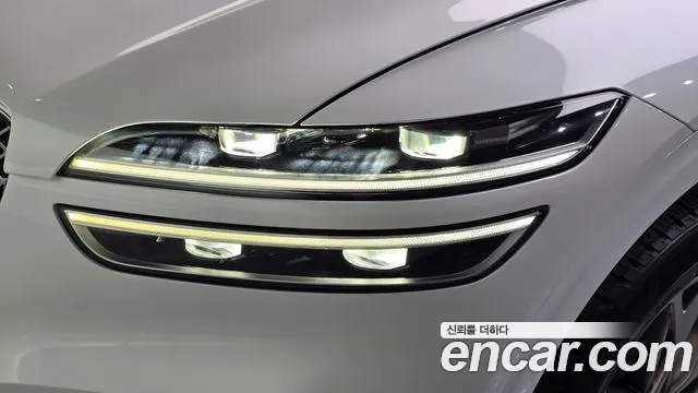 Genesis GV70 — Фото автомобиля 7