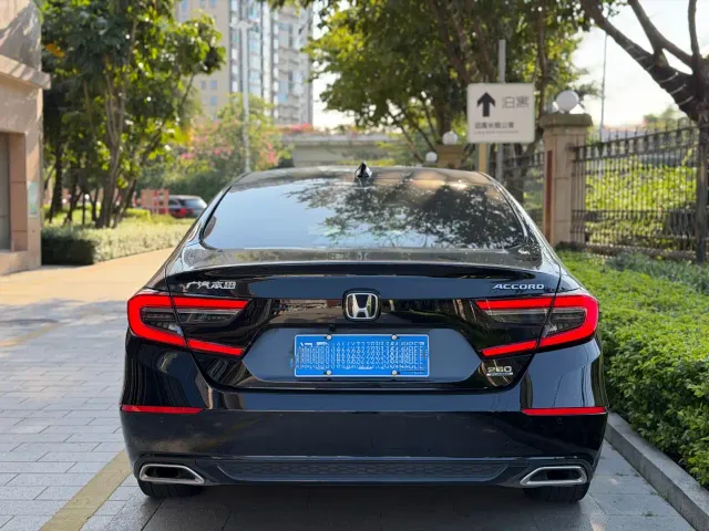 Honda Accord — Фото автомобиля 4