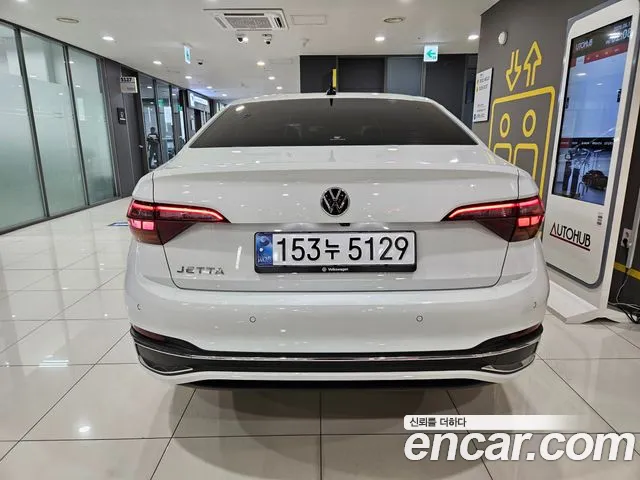 Volkswagen Jetta — Фото автомобиля 4
