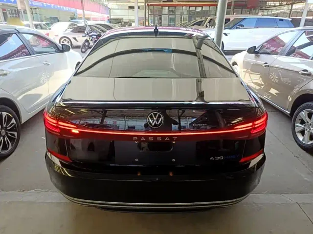 Volkswagen Passat — Фото автомобиля 5