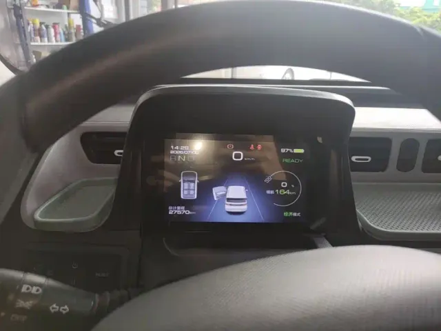Wuling Hongguang Mini EV — Фото автомобиля 11