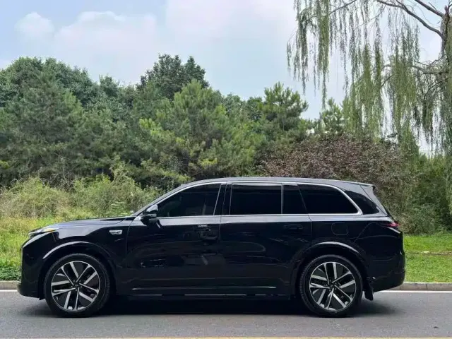 Li Auto L9 — Фото автомобиля 2