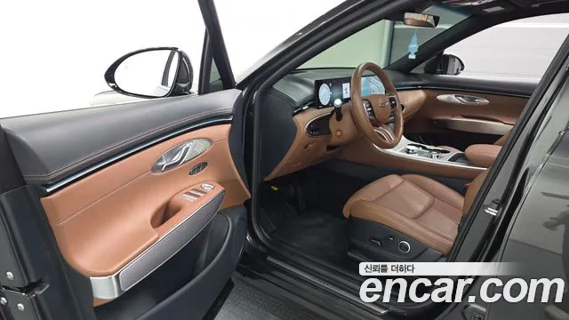 Genesis GV70 — Фото автомобиля 15