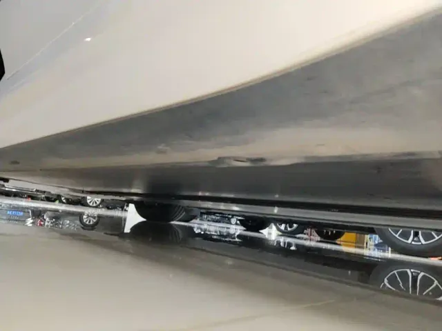 Tesla Model 3 — Фото автомобиля 20