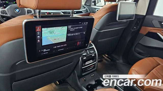 BMW X7 M50i 6 мест — Фото автомобиля 16