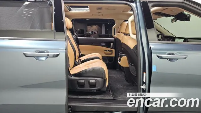 Kia Carnival — Фото автомобиля 17