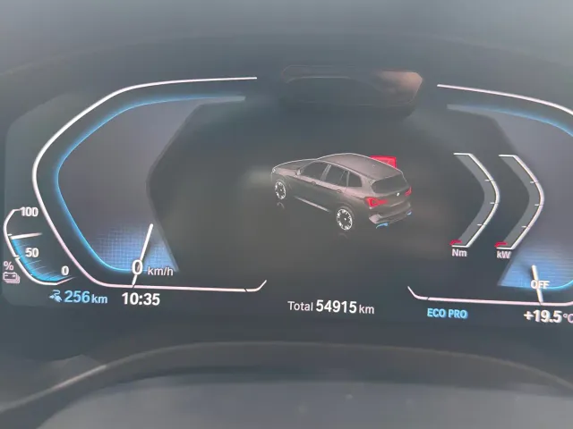 BMW iX3 — Фото автомобиля 10