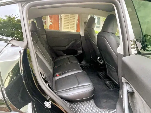Tesla Model Y — Фото автомобиля 19