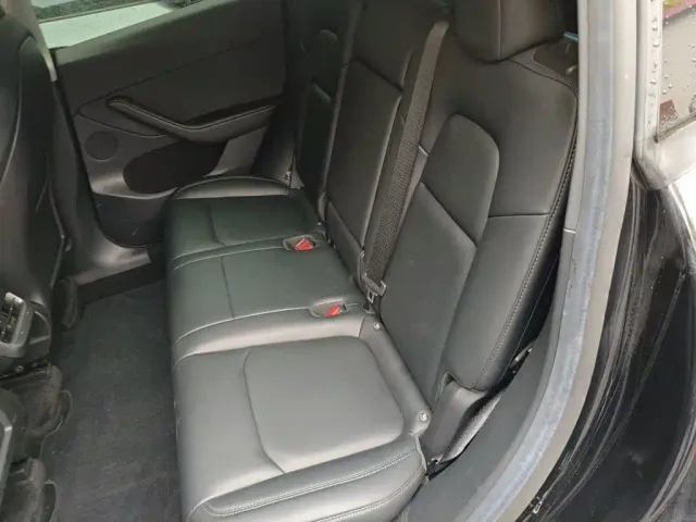 Tesla Model Y — Фото автомобиля 14