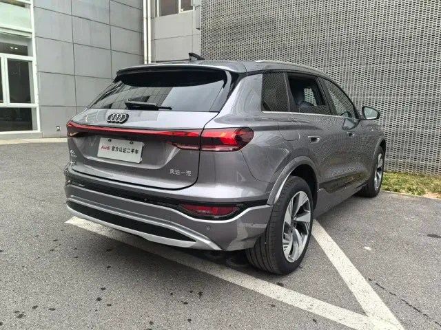 Audi Q6L e-tron — Фото автомобиля 8