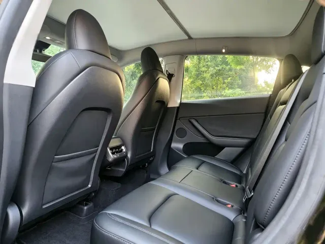 Tesla Model Y — Фото автомобиля 6