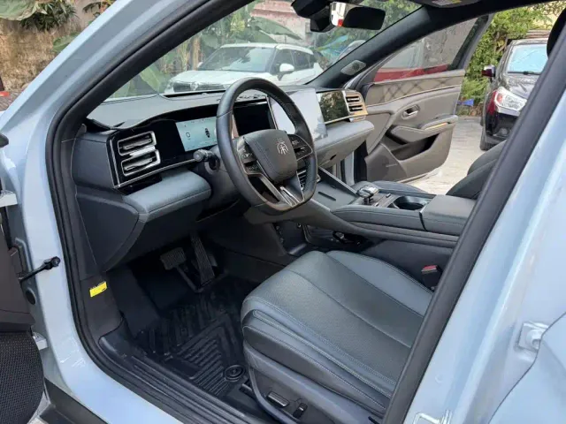 BYD Qin L — Фото автомобиля 8