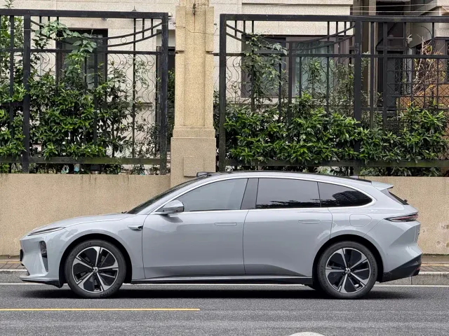 Nio ET5 Touring — Фото автомобиля 4