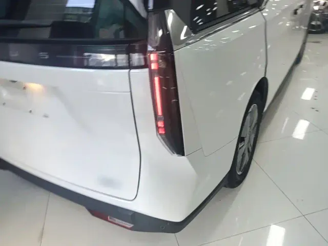 Maxus Dajia 7 — Фото автомобиля 7