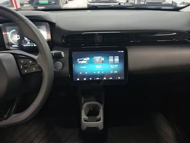 Leapmotor T03 — Фото автомобиля 12