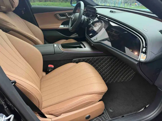 Mercedes-Benz E-Class — Фото автомобиля 4