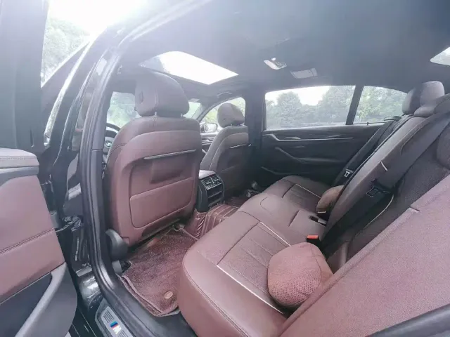 BMW 5 Series — Фото автомобиля 6
