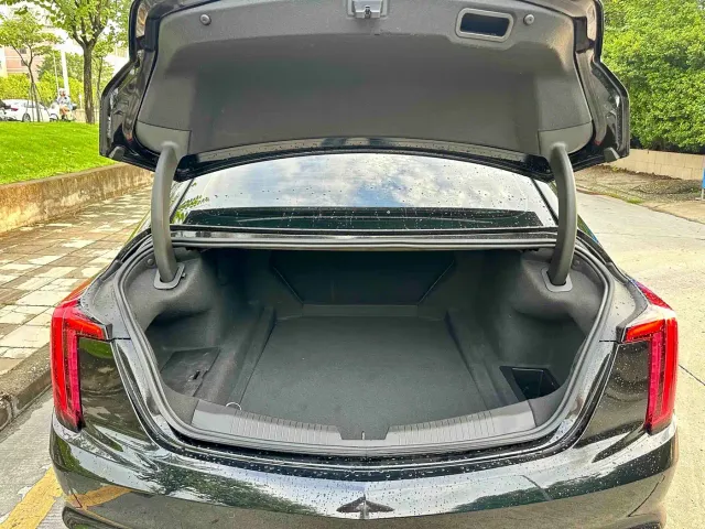 Cadillac CT5 — Фото автомобиля 12