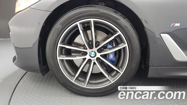 BMW 5 Series G30 — Фото автомобиля 5