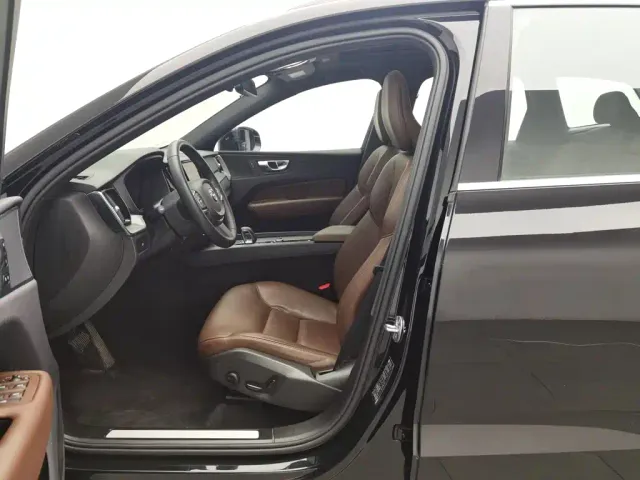 Volvo XC60 — Фото автомобиля 10