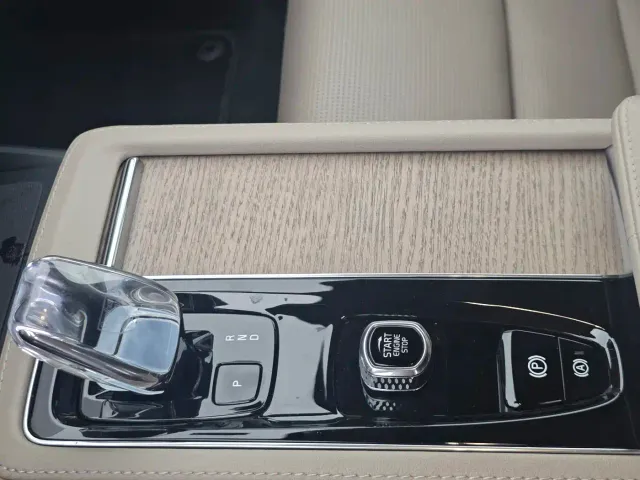 Volvo S90 — Фото автомобиля 14