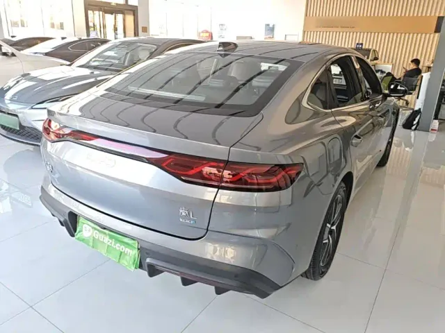 BYD Qin L — Фото автомобиля 6