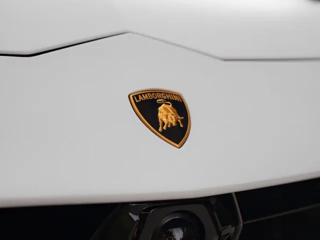 Lamborghini Urus — Фото автомобиля 9